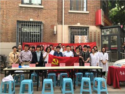 支部舉行‘2019年全民營養周’健康宣傳咨詢服務活動，開展健康咨詢服務