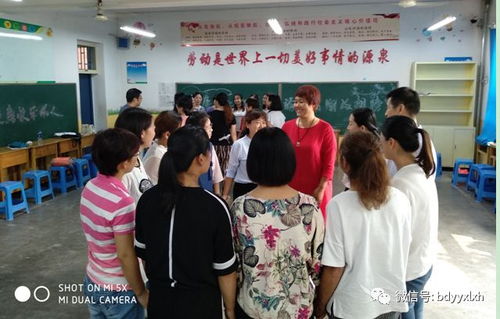 保定市應(yīng)用心理學(xué)會(huì)舉辦心理健康輔導(dǎo)員服務(wù)社會(huì)公益活動(dòng)，提供專業(yè)健康咨詢服務(wù)